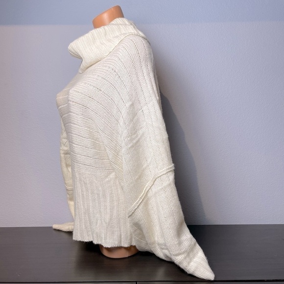 Nwt Calvin Klein Jeans Batwing Sleeve Cowl Neck Ivory Sweater (K05) - Picture 4 of 6